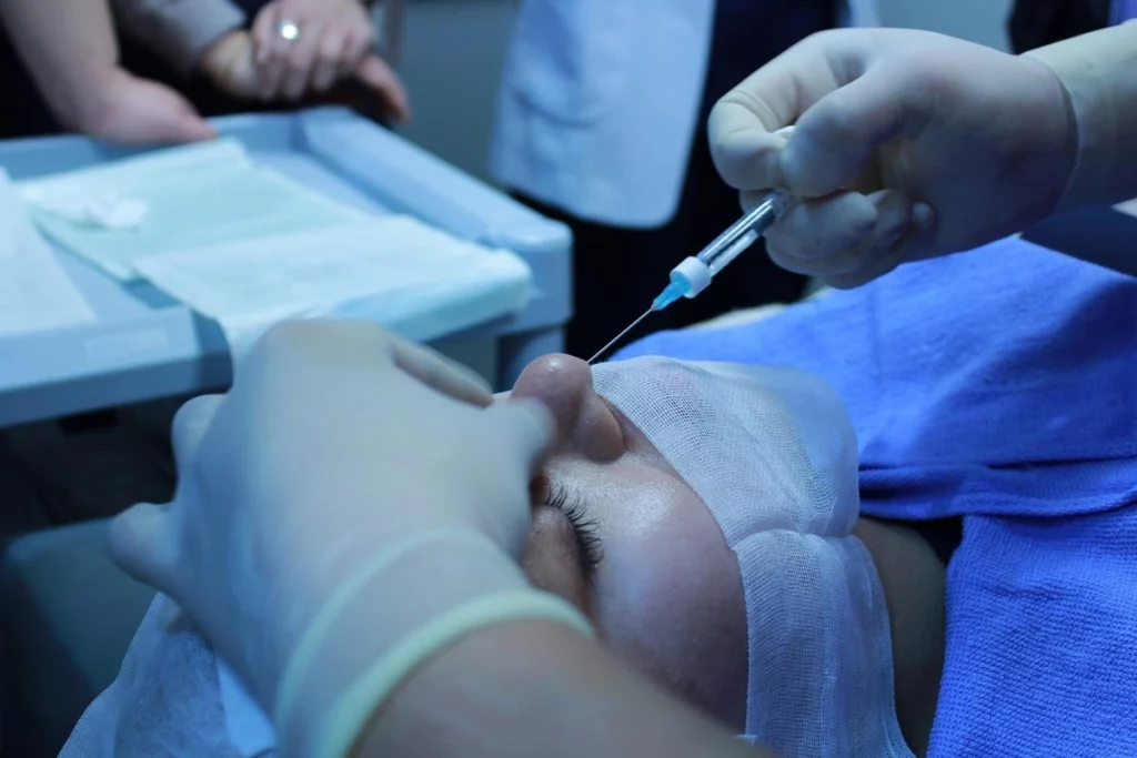 La mésothérapie est aussi une solution alternative aux médicaments Seance de mesotherapie